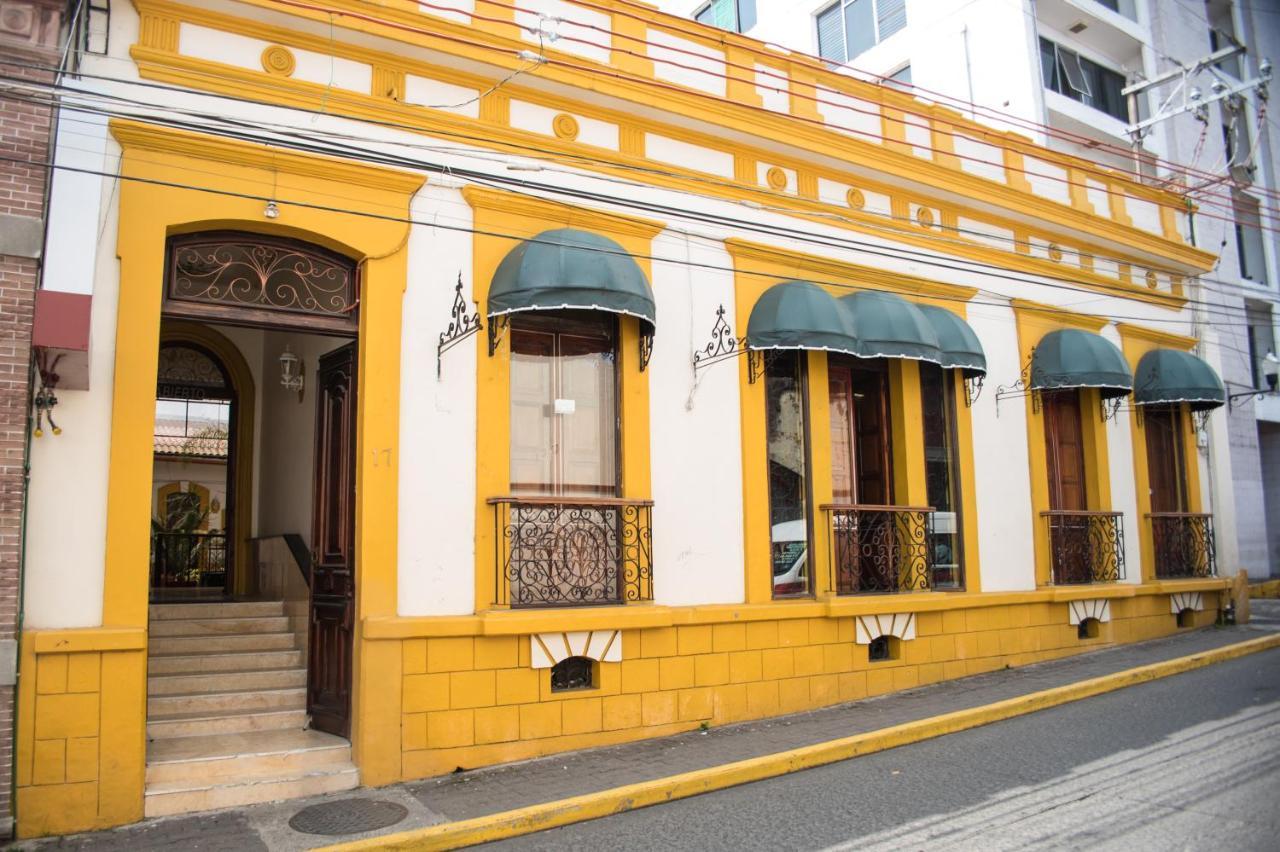 Oyo Hotel Real De Cortas Xalapa Eksteriør billede