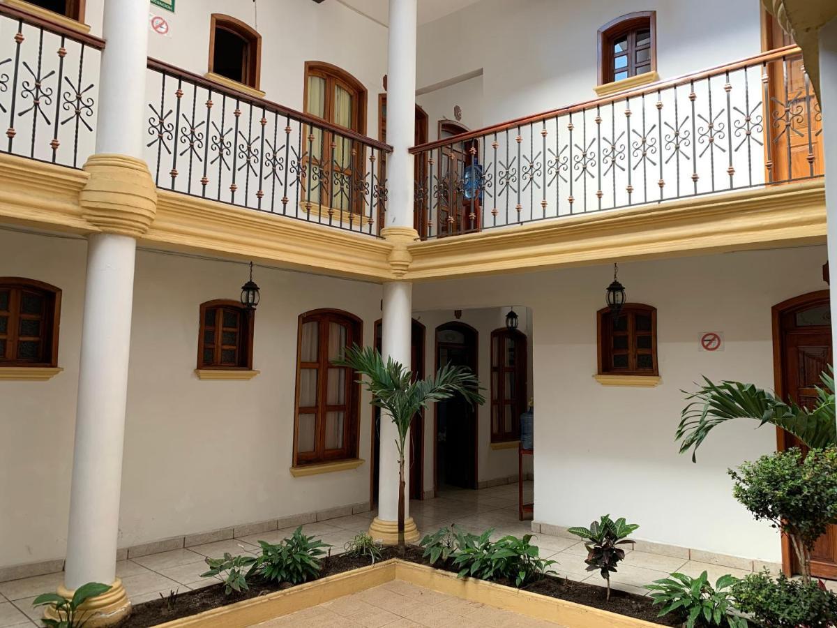 Oyo Hotel Real De Cortas Xalapa Eksteriør billede